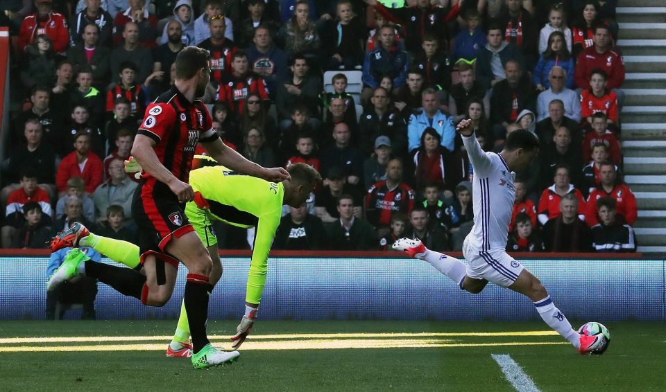  Eden Hazard was picked out by a delicious ball from N'Golo Kante to advance into the Bournemouth area