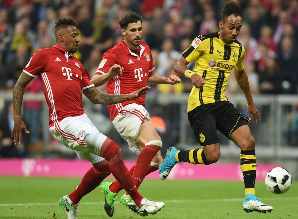  Jerome Boateng and Javi Martinez try to shut out Pierre-Emerick Aubameyang