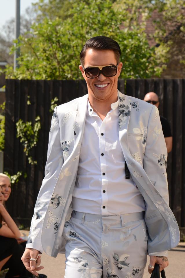  Bobby Norris looked chic in a grey floral suit