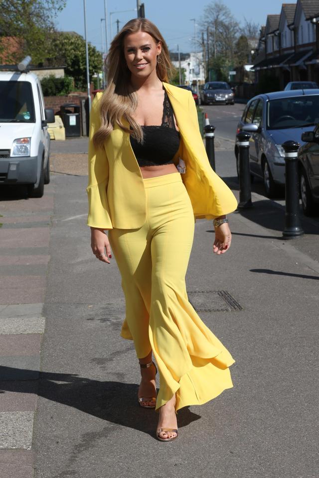  Chloe went for a bright yellow suit