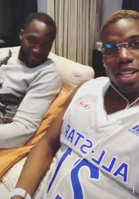  United's £100m man relaxed on the sofa with best pal Lukaku