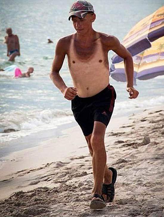 This beach runner caught everyone’s attention for the wrong reasons as he enjoyed a Baywatch moment