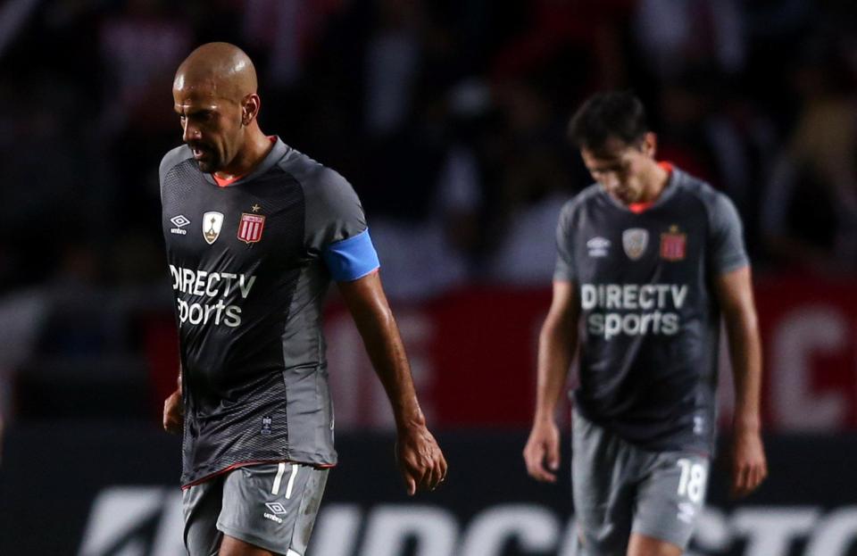  Juan Sebastian Veron couldn't stop Estudiantes falling to a 2-0 defeat