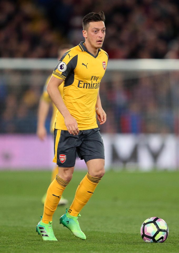  Mesut Ozil will reportedly be offered a similarly huge new contract by Arsenal