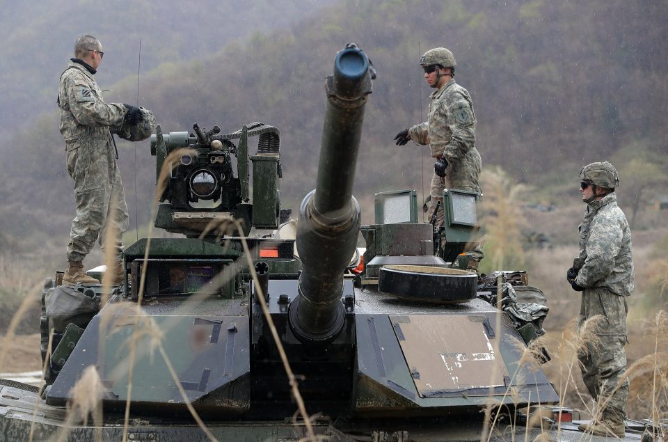  US soldiers prepare for a military exercise near the border between South and North Korea