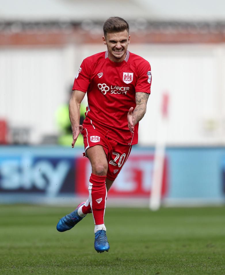  Jamie Paterson celebrates scoring the second for Bristol City