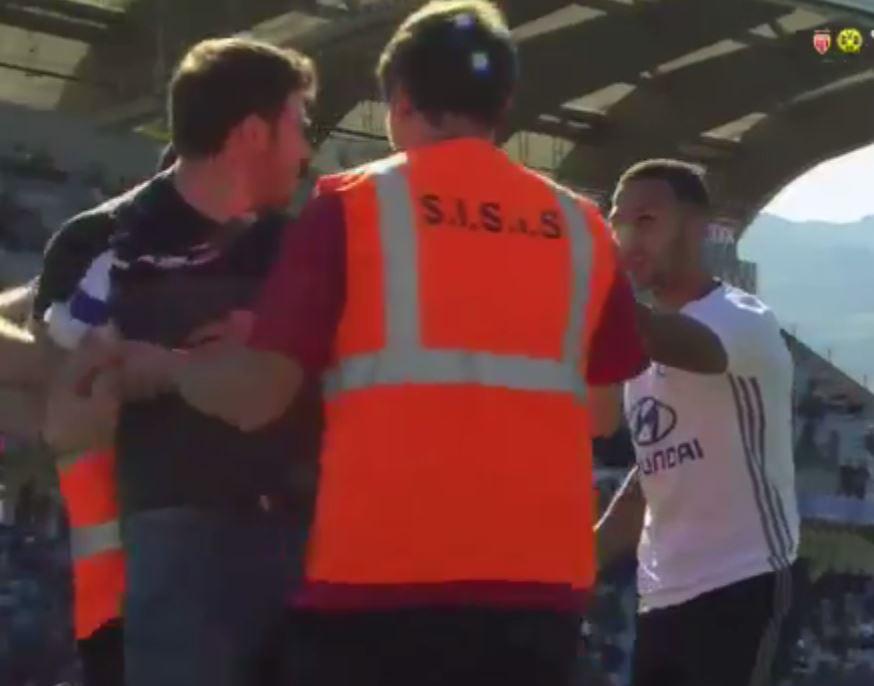  Just as the security appeared to get things under control, hundreds of Bastia ultras flooded onto the pitch