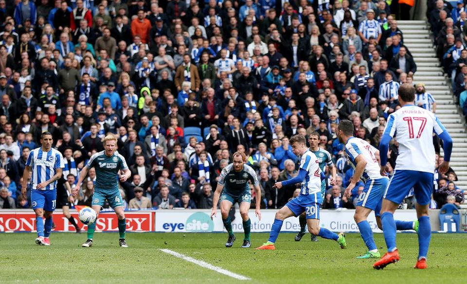  Solly March sealed the victory midway through the second half