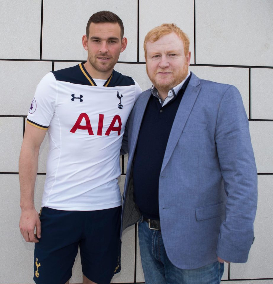  Janssen poses for a picture with SunSport's Paul Jiggins