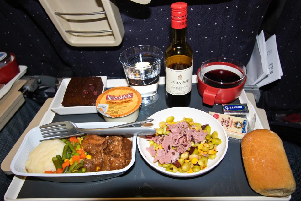  The air hostess recommends eating healthy food at local time - so it may be time to skip what's served on board the flight