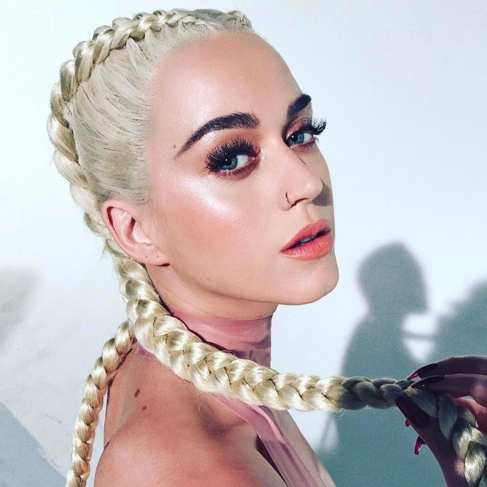  Katy Perry rocked her inner Kim Kardashian by shamelessly copying her hairstyle on Instagram