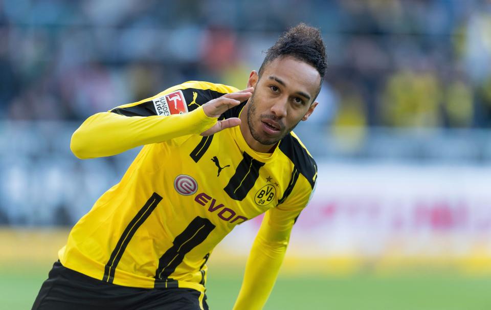  Pierre-Emerick Aubameyang has held transfer talks with PSG