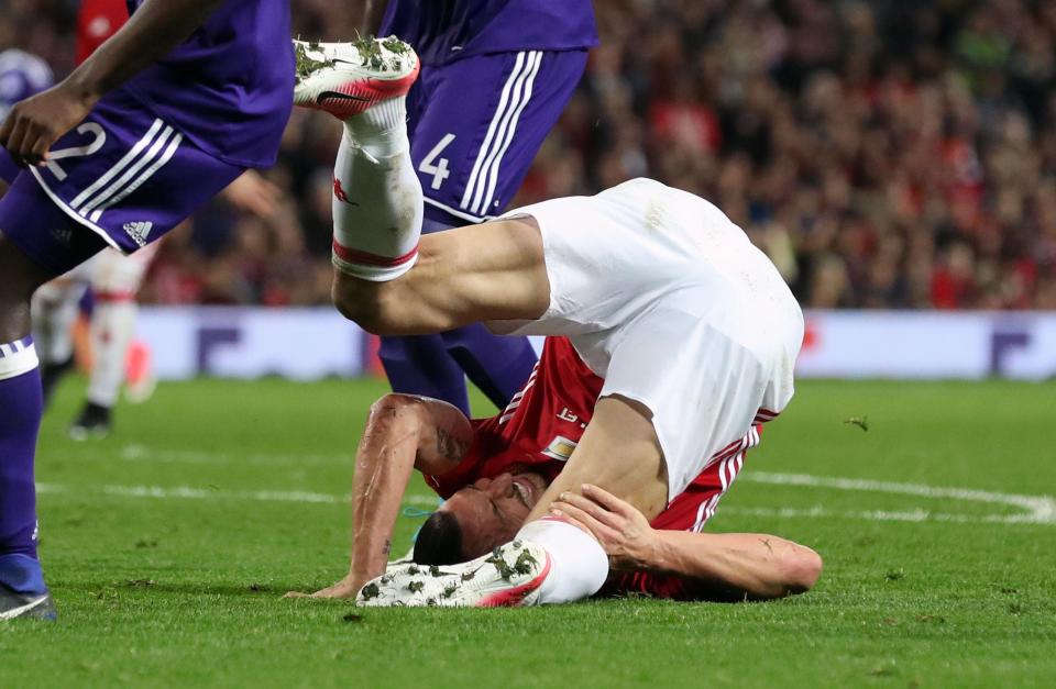  Zlatan Ibrahimovic landed awkwardly in United's win over Anderlecht and is out for nine months