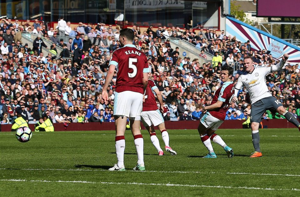  Wayne Rooney scores against Burnley hours before going to the pub with pals