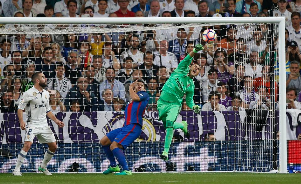  Real Madrid keeper Keylor Navas made some outstanding saves during tonight's El Clasico