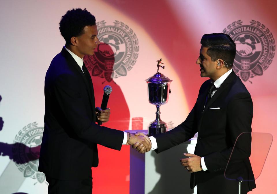  Dele Alli collects his award from Manish Bhasin