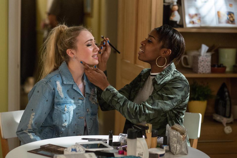  The girls do Louise's make-up and send her off to have fun with crush Travis - but what have they got planned?