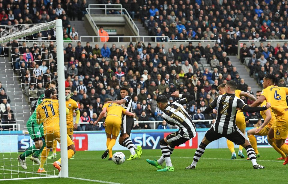  Ayoze Perez bundled home the opener for Newcastle with a back post finish