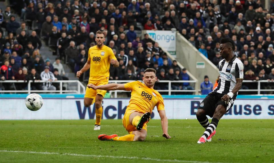  Christian Atsu made it 2-1 to Newcastle to put his side ahead at half-time