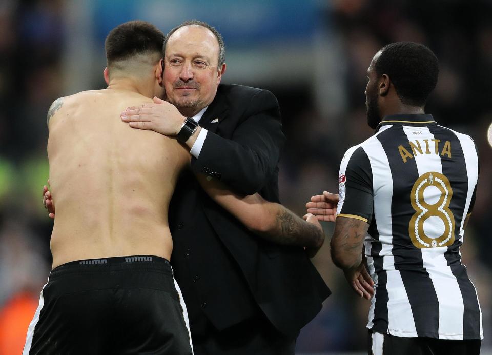  The Spanish manager then goes onto the pitch to congratulate his players for a job well done