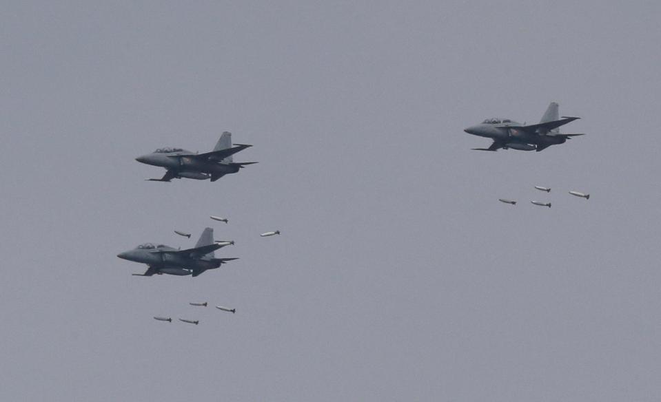  South Korean air force FA-50 fighters drop bombs on dummy battlefield targets