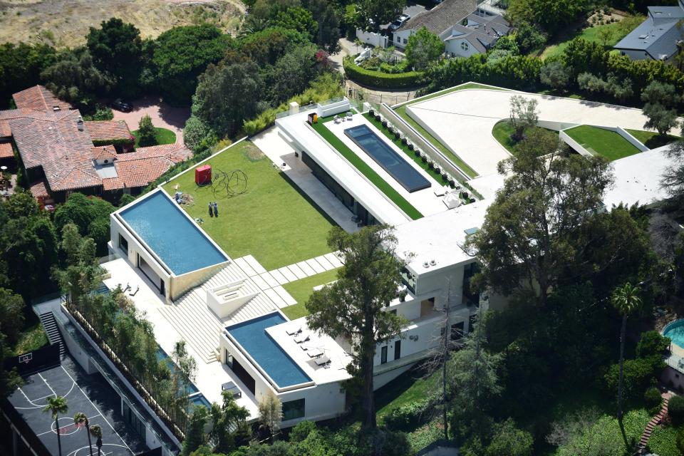  According to reports the couple have bid on the 30,000 sq ft Bel Air mansion