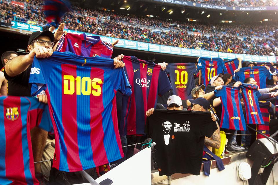  Barcelona fans honoured Lionel Messi's iconic celebration and he repaid them with a brace against Osasuna