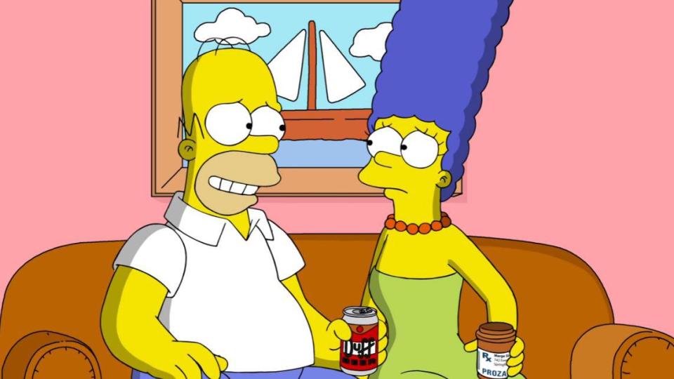  Marge seems unimpressed with Trump's efforts, but Homer is on hand to crack a few jokes