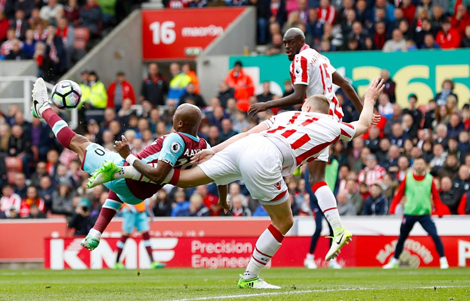  Andre Ayew almost broke the deadlock with an impressive bicycle kick