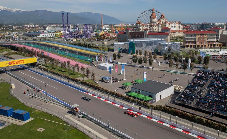  Sebastian Vettel led Lewis Hamilton in qualifying at Sochi for the Russian GP