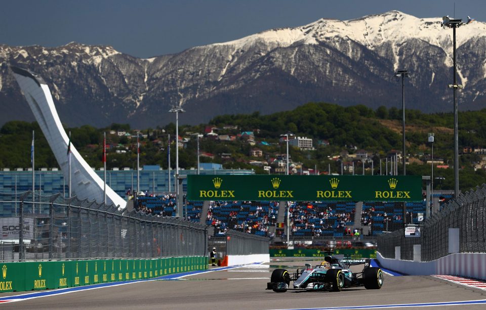  Lews Hamilton feels he has a mountain to climb unless Mercedes can improve