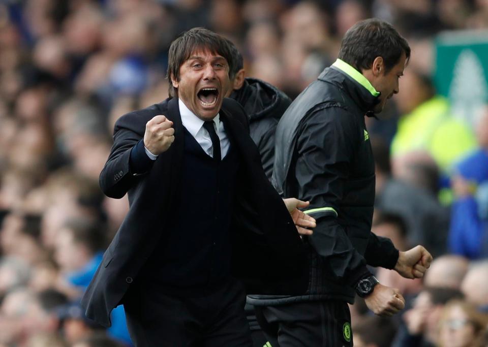  Antonio Conte could not hide his delight at Pedro's thronker