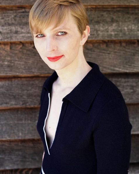  Chelsea Manning's first picture upon being released from prison in 2017