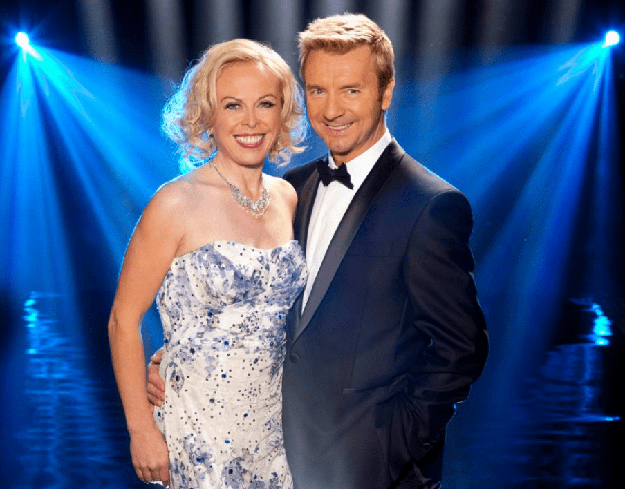  Jayne Torvil and Christopher Dean will join him on the judging panel