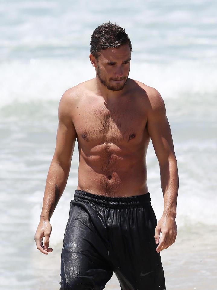  Liam Payne has promised to strip completely NAKED if his song hits the top spot in the charts