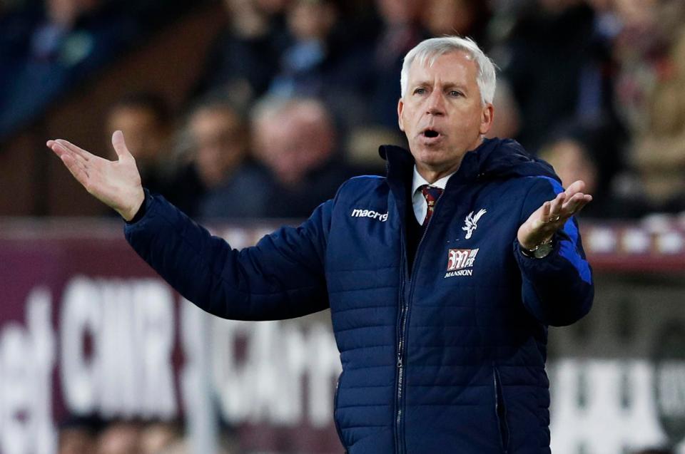  Alan Pardew has ruled himself out of taking the Sunderland job