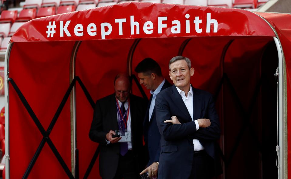  Sunderland supremo Ellis Short revealed that Moyes chose to leave without any compensation