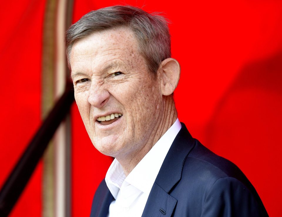  Ellis Short had a meeting with David Moyes over his future after Sunderland were relegated