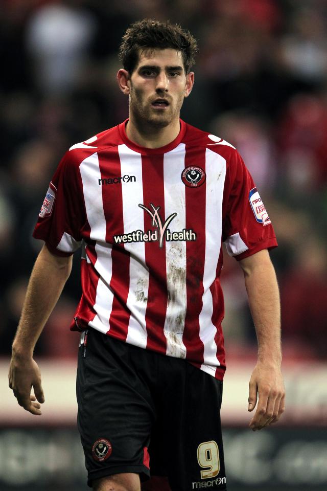  Ched Evans is set to sign a deal worth £1 million with his former club Sheffield United