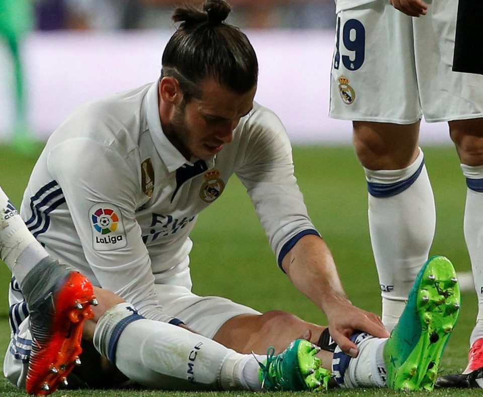  Bale is battling a calf injury