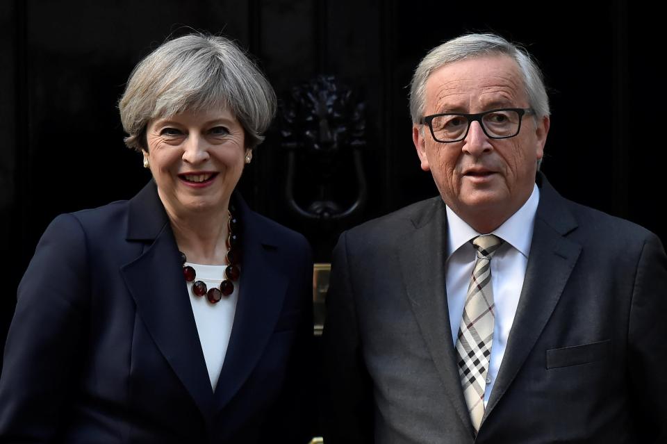  Theresa May e Jean-Claude Juncker