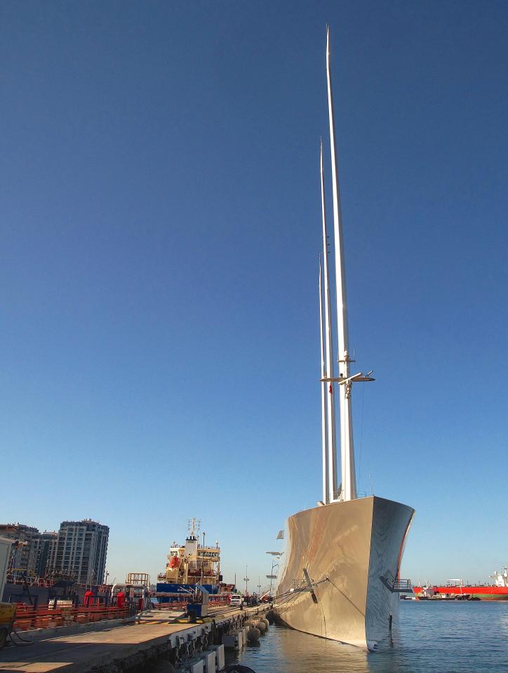  The boat's mast is bigger than the Tower of Big Ben by 10ft