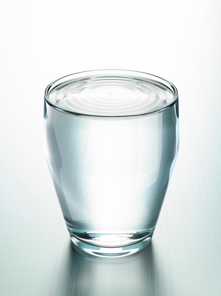  Replacing sugary soft drinks with water also reduces the risk of obesity