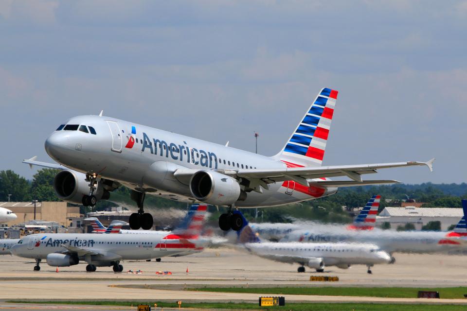  A black woman claims American Airlines downgraded her on a flight while her white friend stayed in First Class