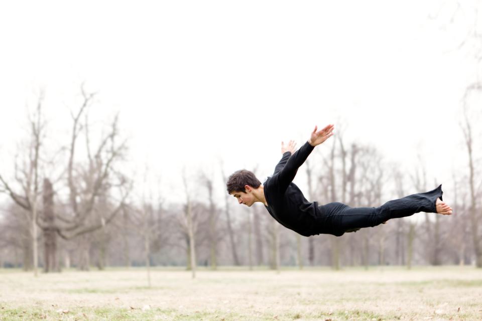  Dreaming that you are flying gives you the opportunity to examine your life from afar