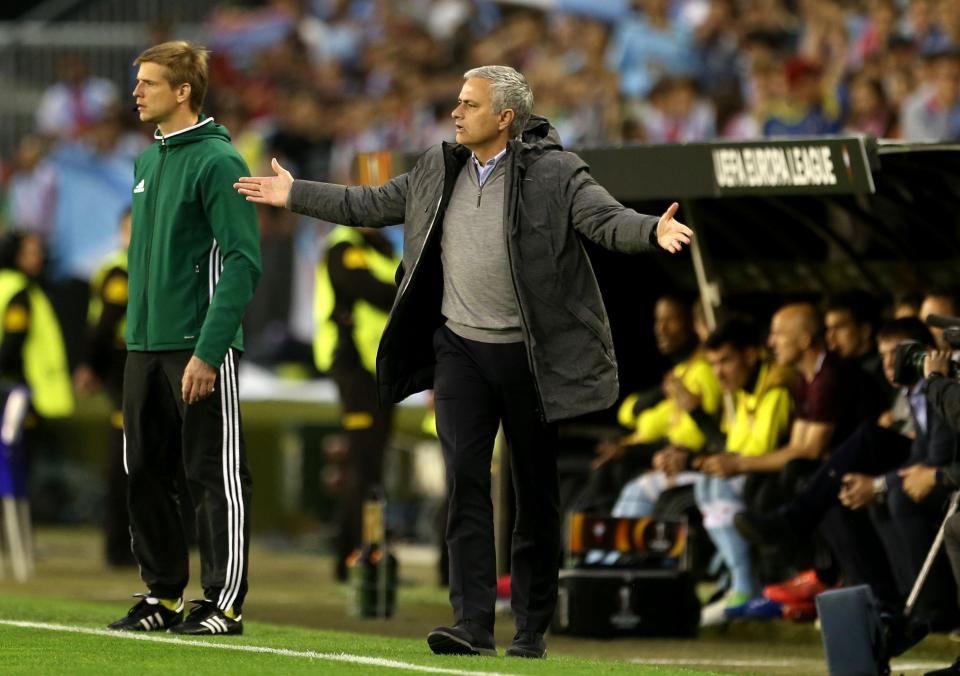  Jose Mourinho barks instructions at his players