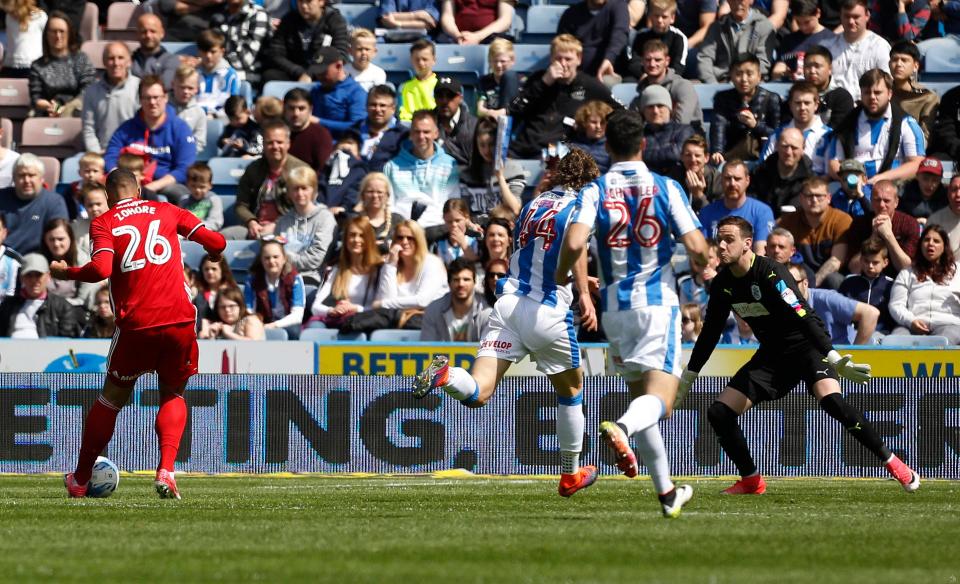  Kenneth Zohore nets Cardiff's first goal in their 3-0 win against Huddersfield