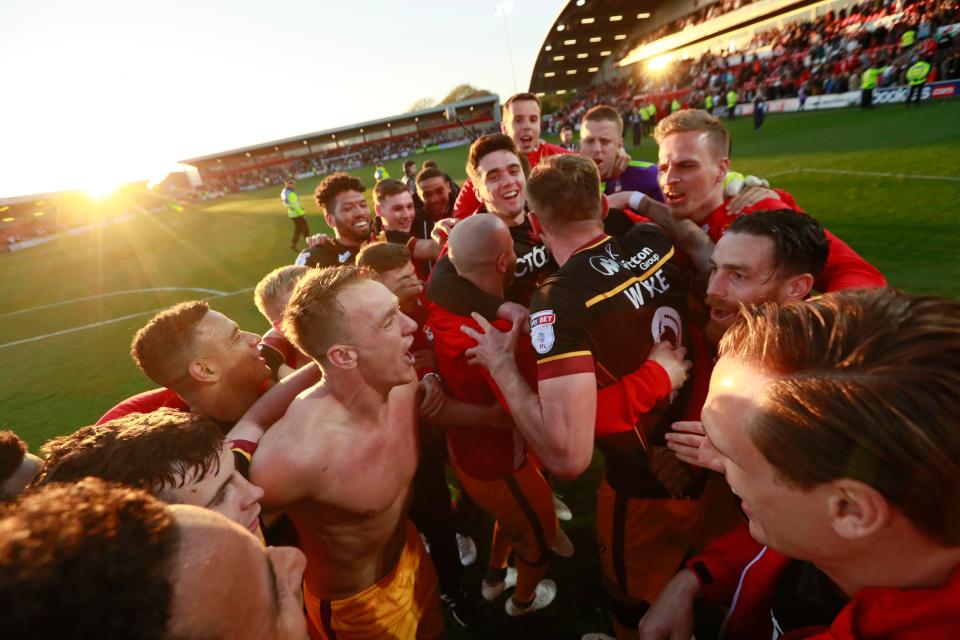  Bradford played out a goalless draw to progress to the League One play-off final