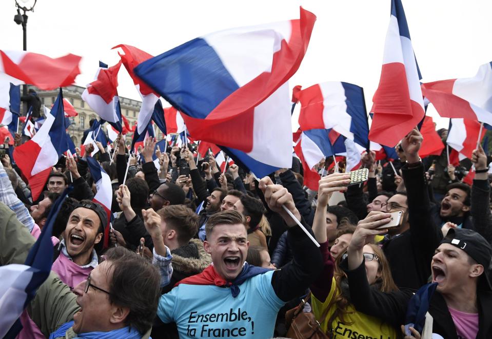  Last night French supporters of Macron came out in droves to see him speak