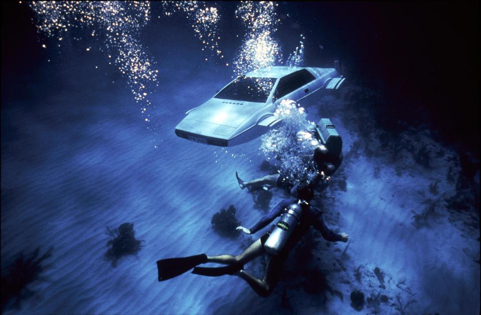  Roger Moore had an underwater car in The Spy Who Loved Me but is bottom of the Bonds in driveway battle